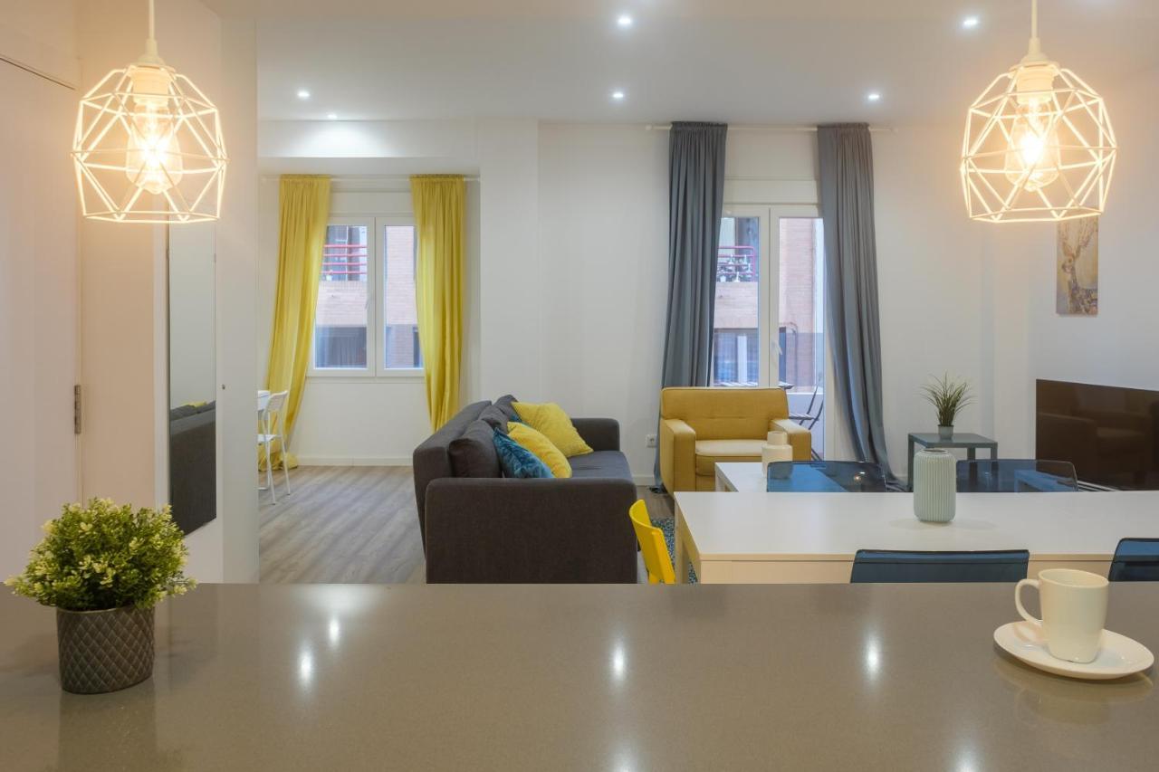 Bright, Brand New & Very Comfortable Apartment فالنسيا المظهر الخارجي الصورة