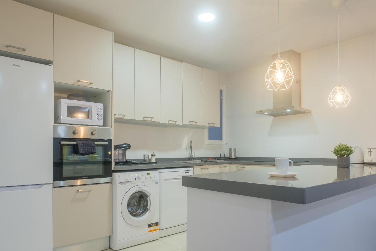 Bright, Brand New & Very Comfortable Apartment فالنسيا المظهر الخارجي الصورة